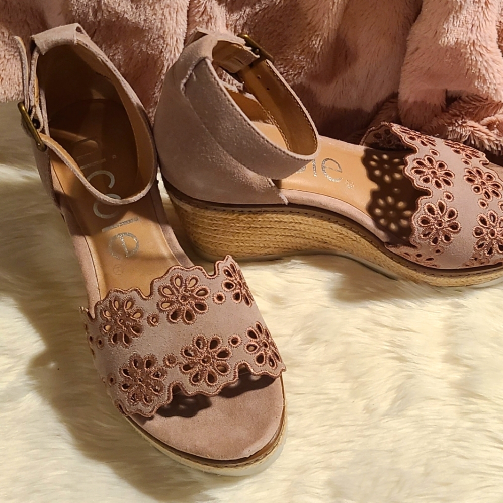 Nicole pink wedge, size 6.5
